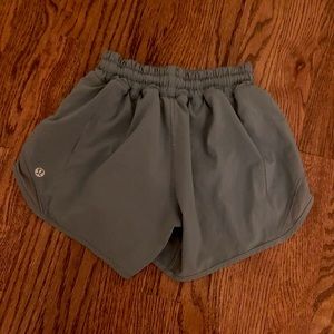 lululemon hotty hot gren shorts